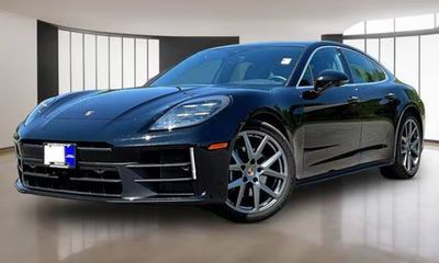 2025 Porsche Panamera 4