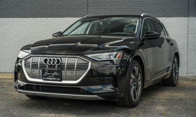 2021 Audi E-Tron Quattro Premium