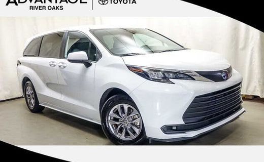 2025 Toyota Sienna LE