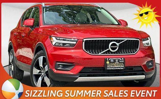 2021 Volvo XC40 Momentum