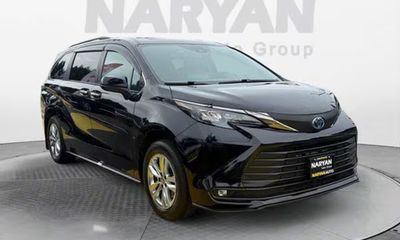 2022 Toyota Sienna XLE Woodland Edition