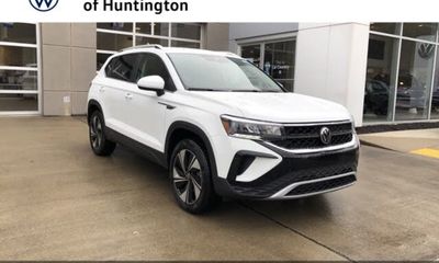 2024 Volkswagen Taos 4Motion SE