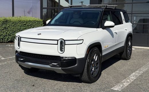 2024 Rivian R1S Adventure