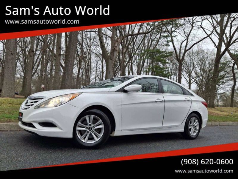 2011 Hyundai Sonata — a typically priced live listing