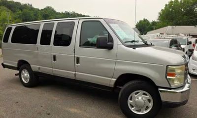 2011 Ford E-350 E 350 XLT