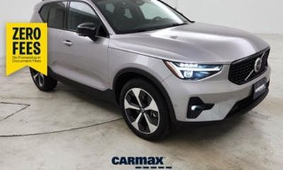 2026 Volvo XC40 Plus Dark