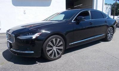 2024 Volvo S90 Plus Bright