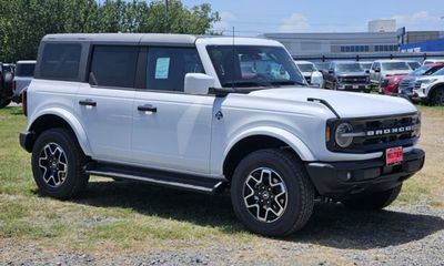 2026 Ford Bronco Outer Banks