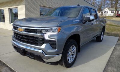 2023 Chevrolet Silverado LT