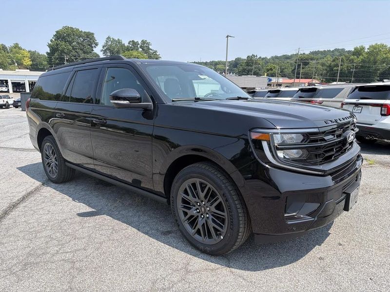 Representative 2027 Ford Expedition MAX photo