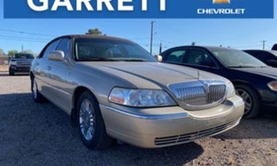 2008 Lincoln Town CAR Signature Limited