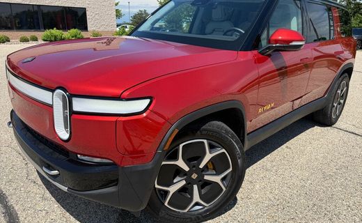 2023 Rivian R1S Adventure