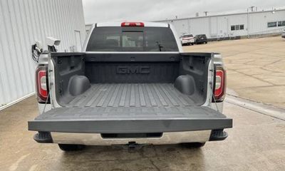 2018 GMC Sierra SLT