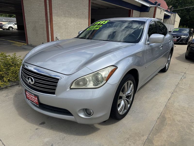 2013 Infiniti M37 — a typically priced live listing