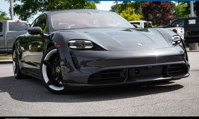 2022 Porsche Taycan Turbo S