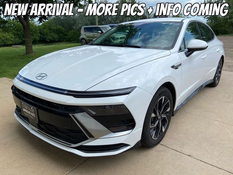 2024 Hyundai Sonata — a typically priced live listing