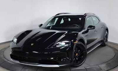 2026 Porsche Taycan 4 Cross Turismo