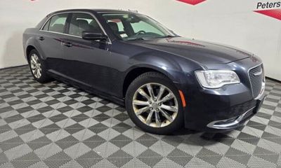 2016 Chrysler 300 Limited