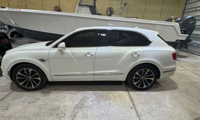 2018 Bentley Bentayga W12 Signature FOR