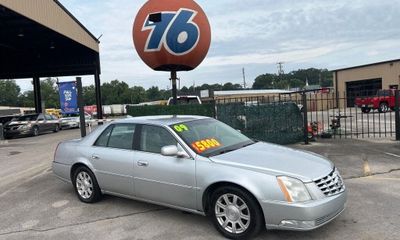 2009 Cadillac DTS Base