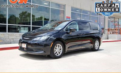 2024 Chrysler Voyager LX