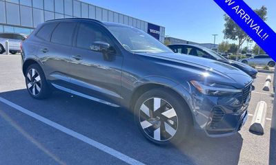 2025 Volvo XC60 Plus Dark