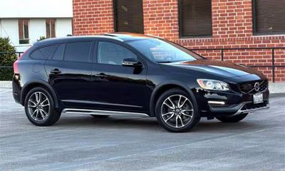 2016 Volvo V60CC SV33 Premier