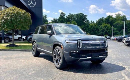 2024 Rivian R1S Adventure