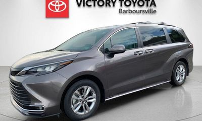 2024 Toyota Sienna XLE