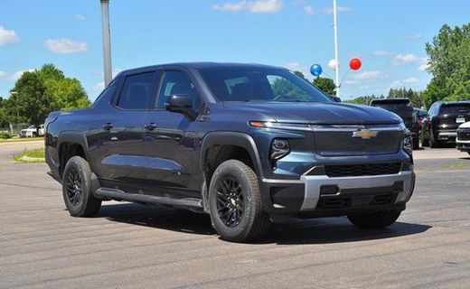2025 Chevrolet Silverado LT