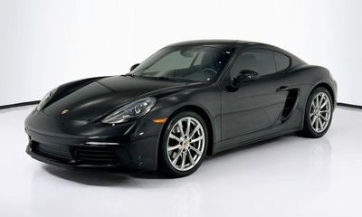 2017 Porsche 718 Cayman 2D Coupe