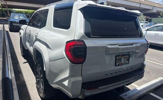 2025 Toyota 4RUNNER SR5