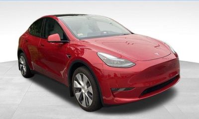 2023 Tesla Model Y Long Range