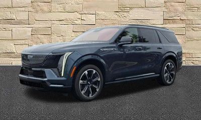 2026 Cadillac Escalade IQL Sport 2