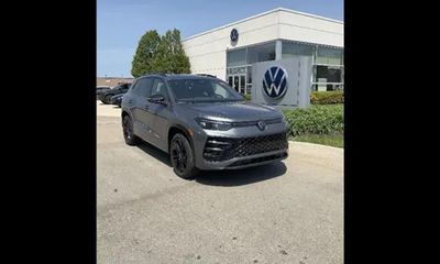 2026 Volkswagen Tiguan 4MOTION SE Black