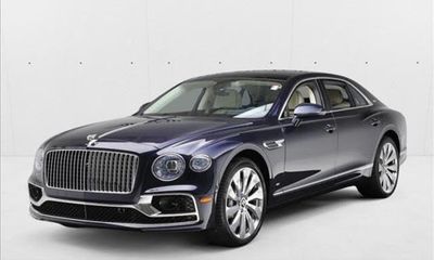 2023 Bentley Flying Spur V8