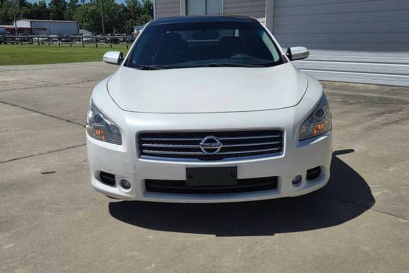 2010 Nissan Maxima — a typically priced live listing