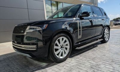 2026 Land Rover Range SE