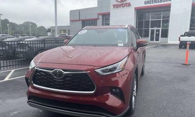 2022 Toyota Highlander Platinum
