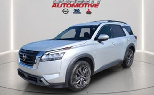 2022 Nissan Pathfinder SV