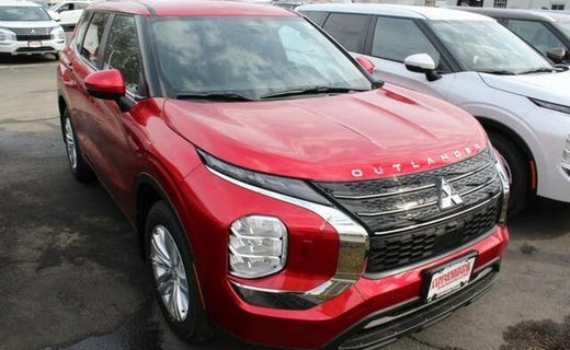 2022 Mitsubishi Outlander ES