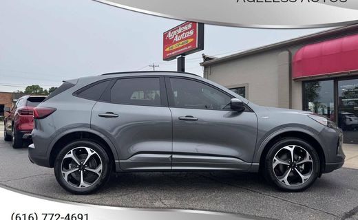 2023 Ford Escape ST Line Elite