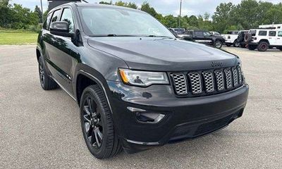 2020 Jeep Grand Cherokee Laredo