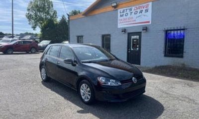 2017 Volkswagen Golf S Wolfsburg