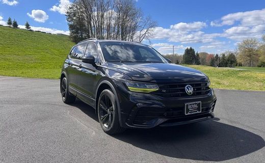2023 Volkswagen Tiguan 4MOTION SE Black