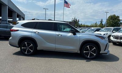 2021 Toyota Highlander XSE NAV JBL