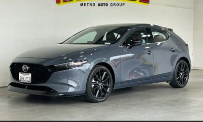 2023 Mazda MAZDA3 Premium Plus Package