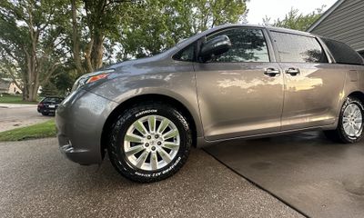 2016 Toyota Sienna XLE