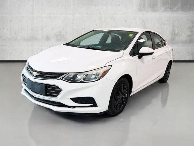Representative 2017 Chevrolet Cruze photo