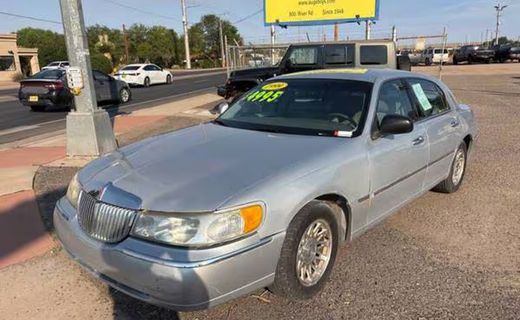 1999 Lincoln Town CAR Signature